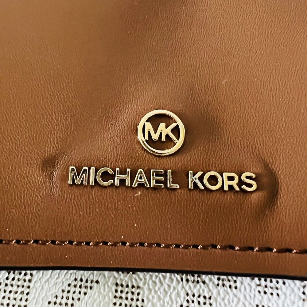 MICHAEL KORS Jet Set Charm Vanilla Luggage Small Phone Crossbody Bag - Picture 3 of 8